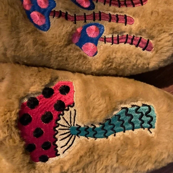 FARM Rio Slippers size 11 - Picture 3 of 5